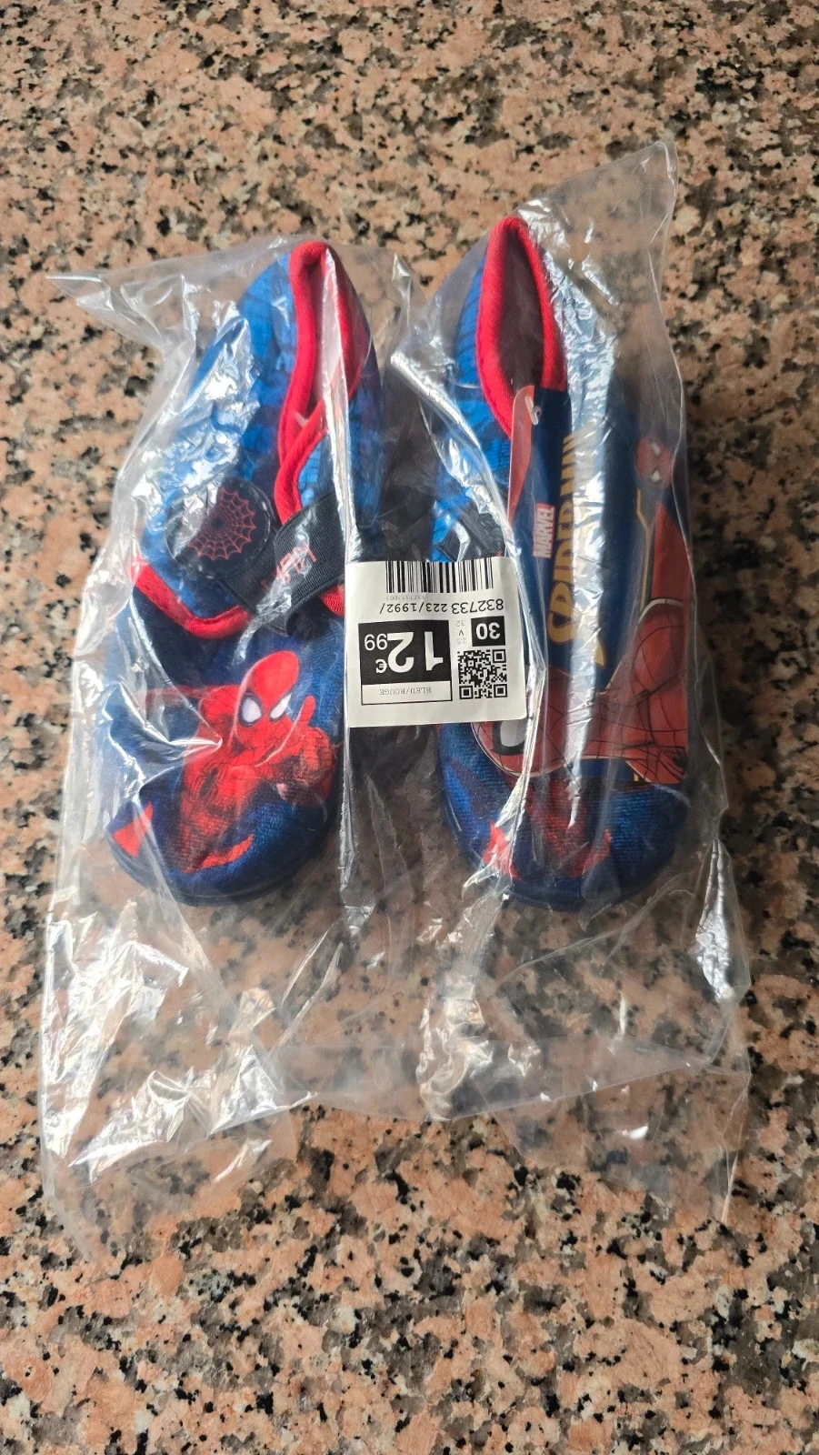 Chausson spiderman neuf taille 30